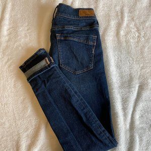 Express Stretch + Performance Cropped Leggings